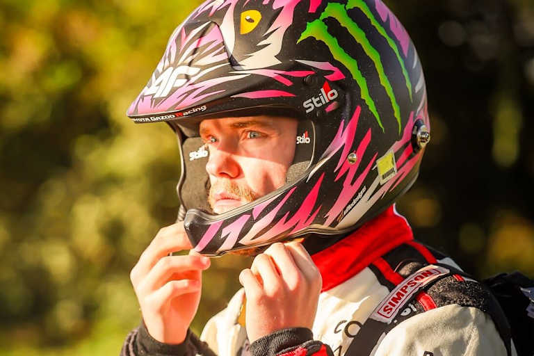 Toyota-Pilot Oliver Solberg führt die Safari-Rallye Kenia an