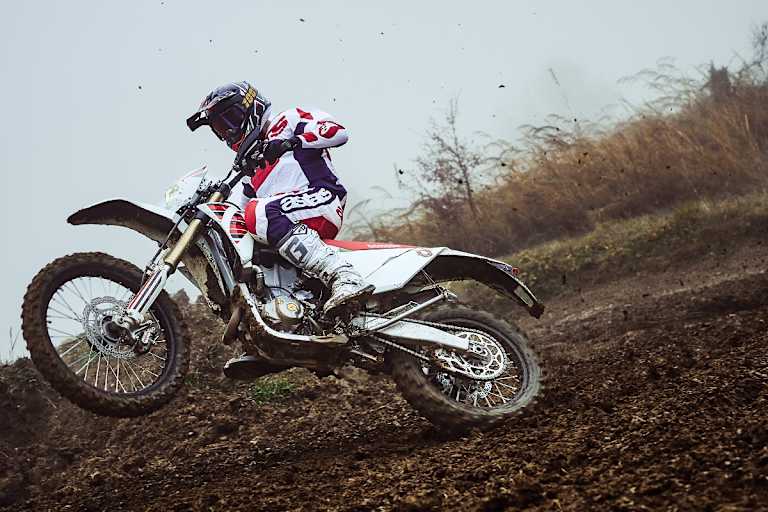 Bimota BX450: Vollwertige Rennsport-Enduro auf Kawasaki-Basis