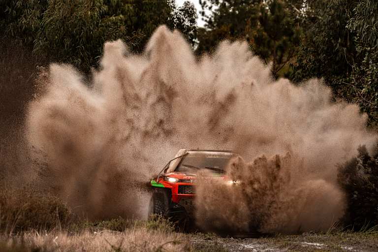 Das Toyota-Team Yazeed Al-Rajhi/Timo Gottschalk liegt auf Platz sechs