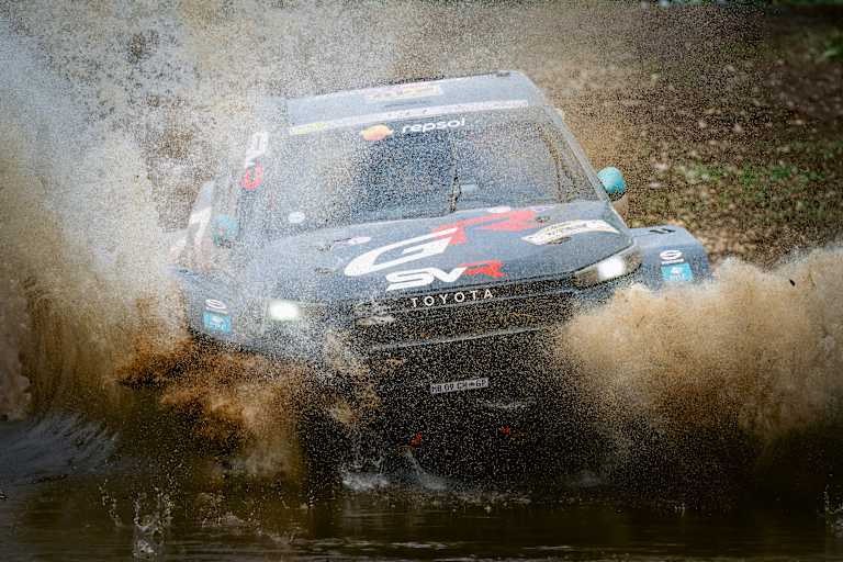 Lokalmatadoren Ferreira/Palmeiro (Toyota) gewinnen erste Schleife