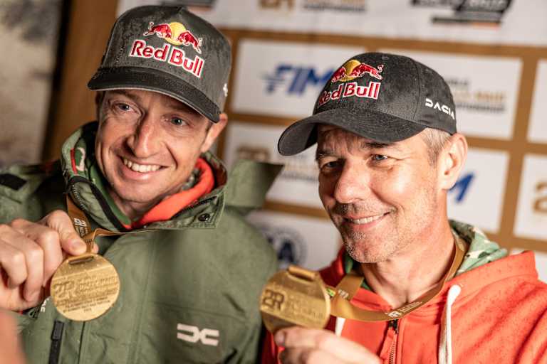Sebastien Loeb und Edouard Boulanger führen weiterhin