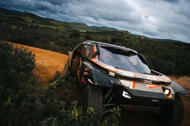 Weltmeister Lucas Moraes fuhr mit  Navigator Dennis Zenz zum Etappensieg 