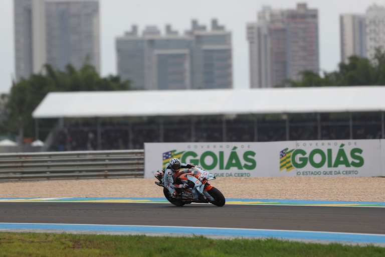 Die Rennstrecke liegt in Sichtweit der Metrople Goiania