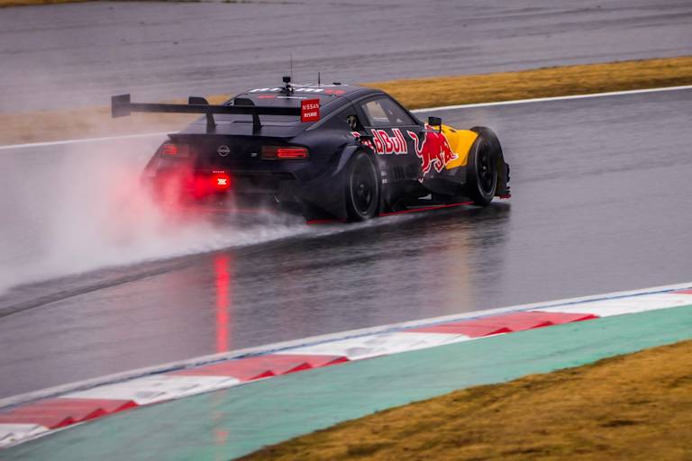 Max Verstappen testet Nissan Z Nismo GT500