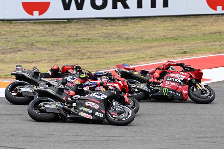 Jorge Martin im Gedränge nach dem Start zum Austin-Sprint