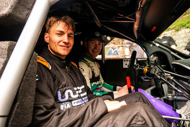 Jon Armstrong/Shane Byrne im M-Sport Ford sehr schnell, dann Ausfall