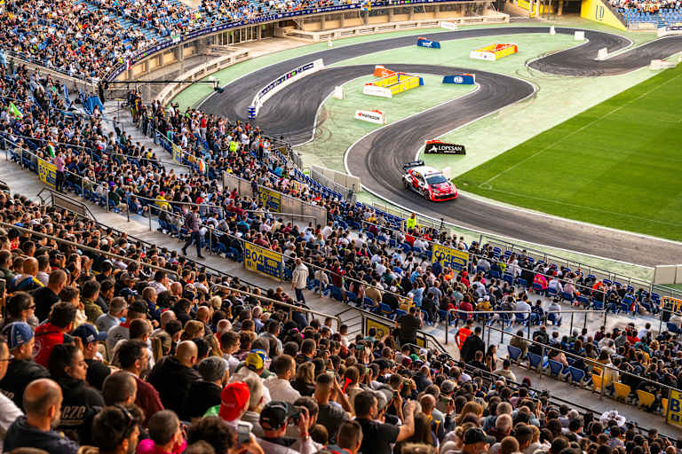 Der WM-Führende Takamoto Katsuta gewann zum Auftakt die Stadionprüfung