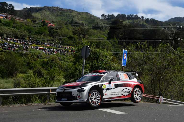 Yohan Rossel führt im Lancia die WRC2-Wertung an