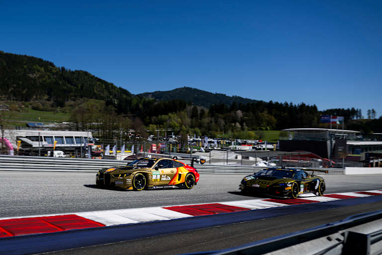 DTM-Action vor dem Alpenpanorama