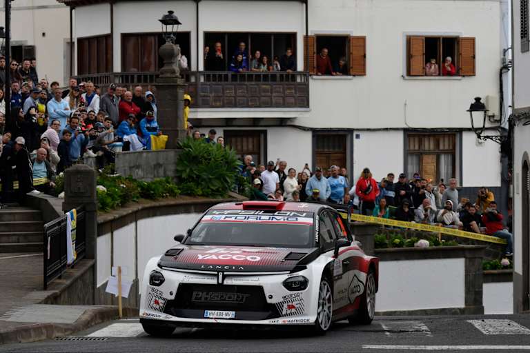 Yohann Rossel/Araud Dunand gewannen im Lancia wieder die WRC2-Kategorie