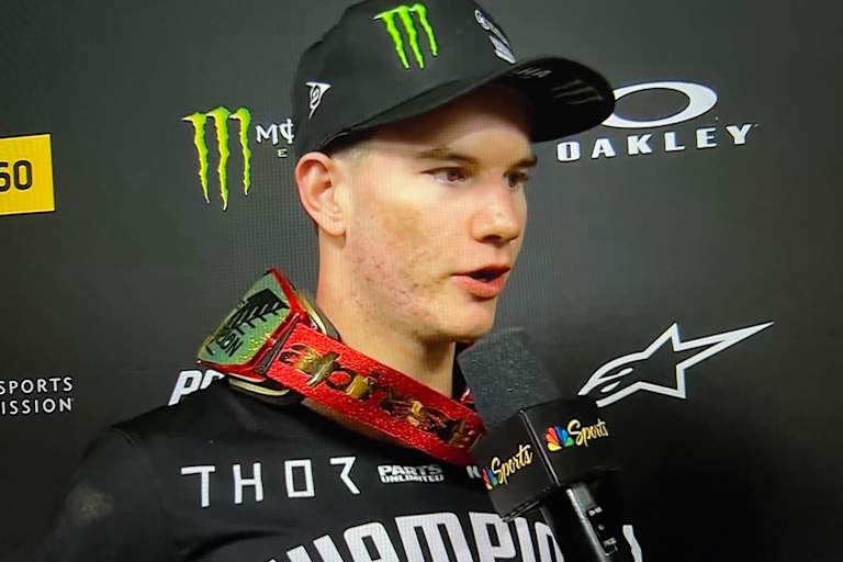 Cole Davies beim Siegerinterview in Philadelphia