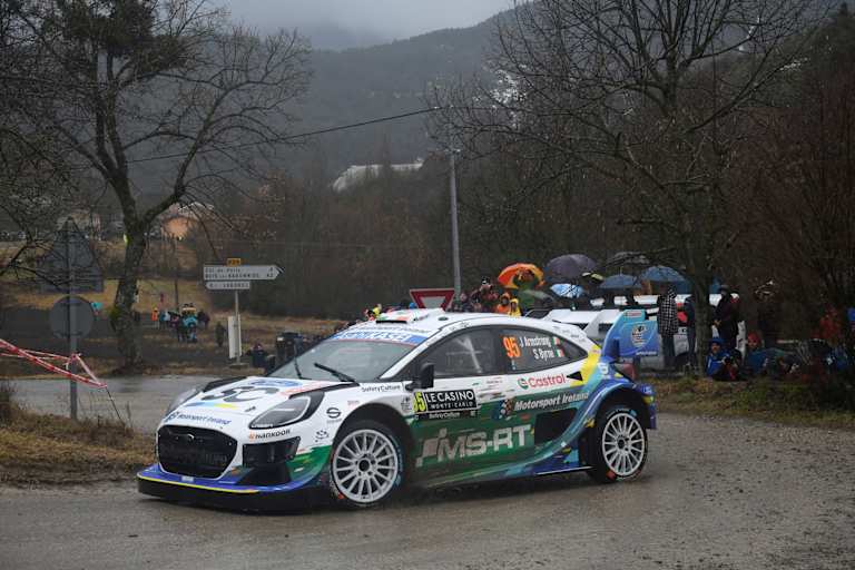 Ford-Pilot Jon Armstrong gewann in 2025 die Rallye Kroatien mit EM-Prädikat