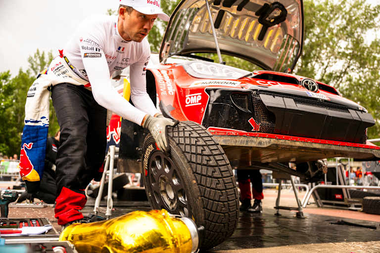 Sebastien Ogier: Reifenwechel