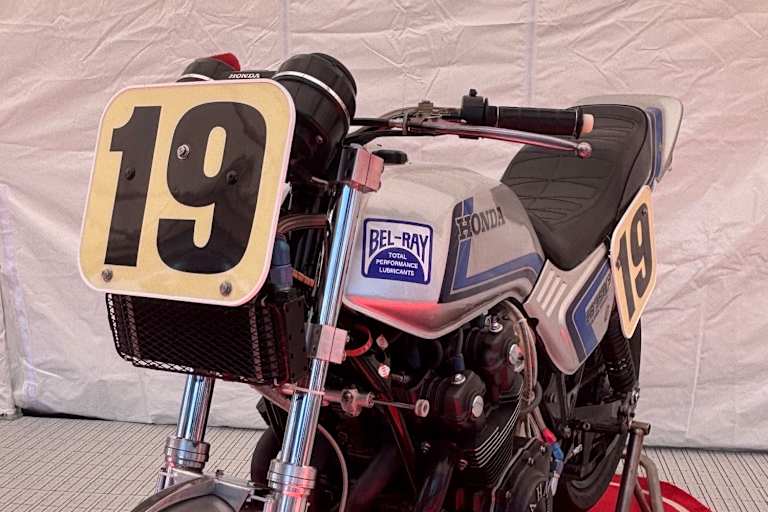 Spencers Honda-Superbike der 1980er-Jahre, noch ohne Verkleidung