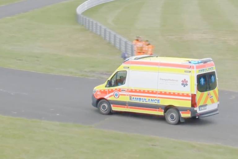 Danilo Petrucci wurde im Krankenwagen abtransportiert