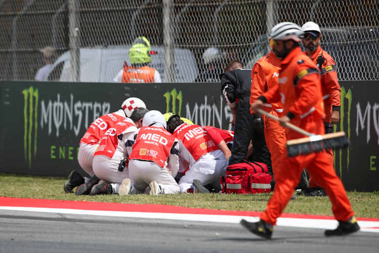 Nach Kollison mit Acosta stürzte Alex Marquez schwer