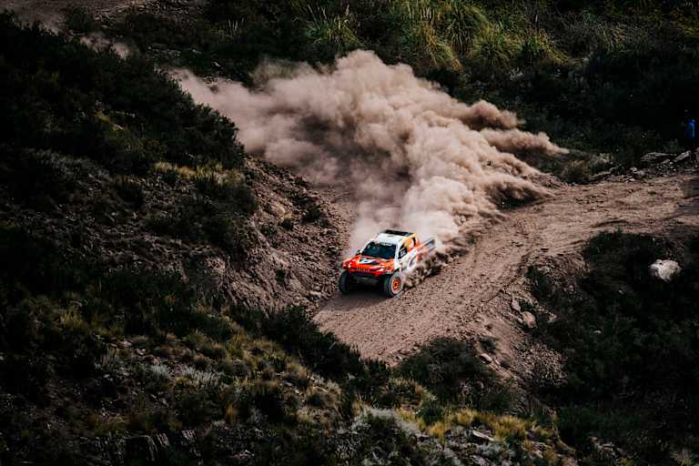 Toyota-Pilot Henk Lategan ist auf Platz drei zurück gefallen.