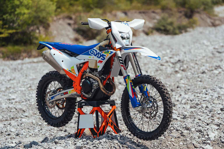 KTM präsentiert seine Hardenduros im Offroad-Trimm