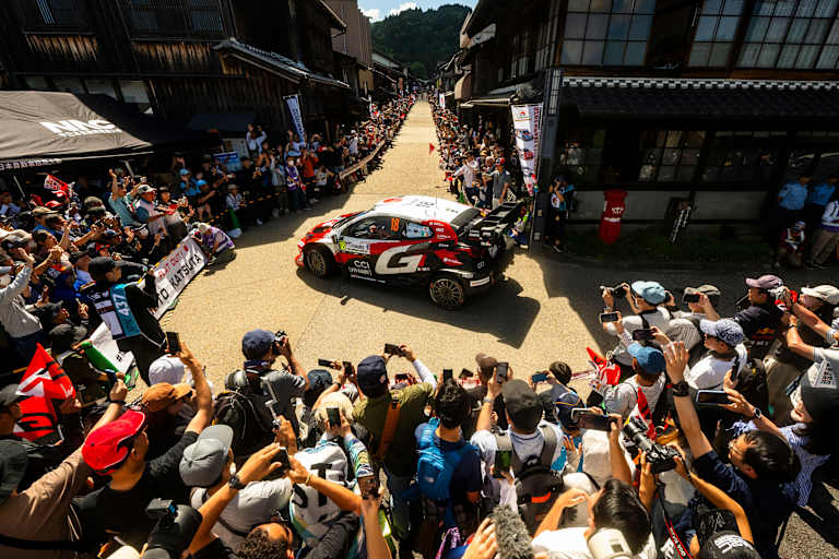 Rushhour durch die Innenstadt: Takamoto Katsuta
