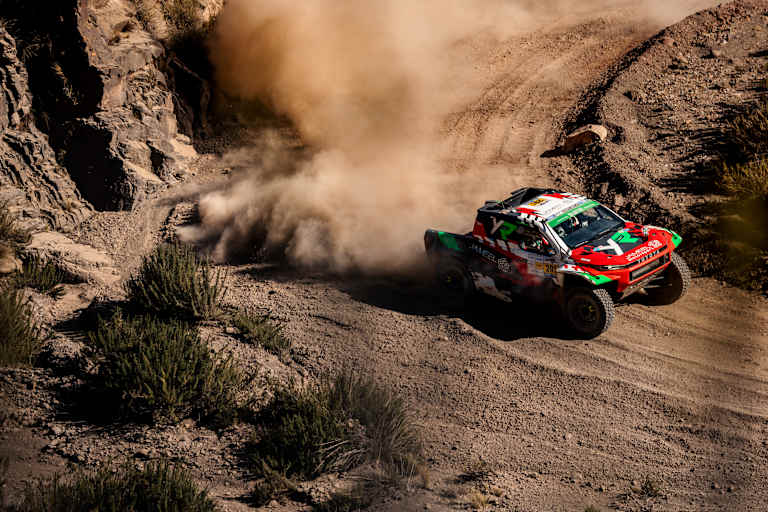 Yazeed Al Rajhi/Timo Gottschalk fuhren im Toyota auf Platz sechs
