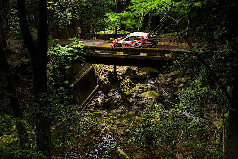 Brückentage: Sebastien Ogier fuhr auf Platz zwei