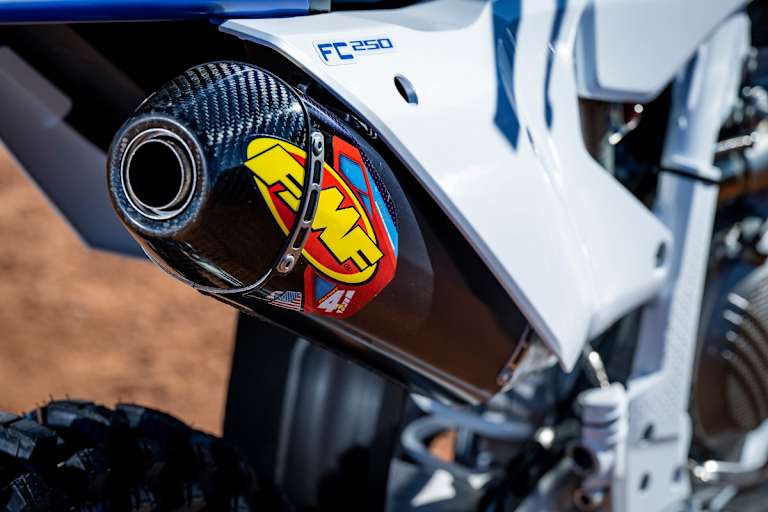 Husqvarna-Komponenten: FMF-Auspuff, Brembo-Bremsen, ProTaper-Lenker