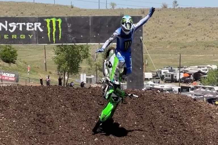 Chase Sexton stürzte beim Pressetag in Thunder Valley
