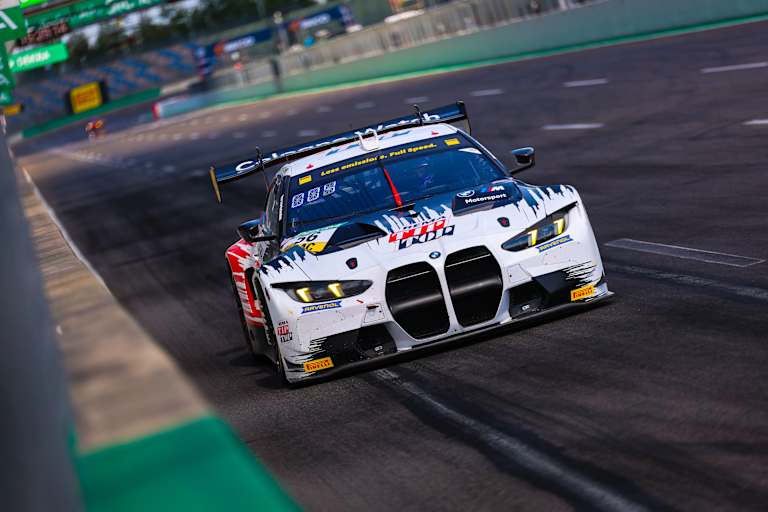 Die Holzem-Zwillinge gewinnen das erste Rennen des ADAC GT Masters