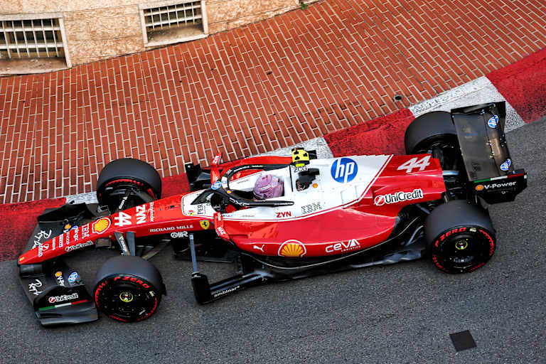Lewis Hamilton im Ferrari: Zu viel Weiss?