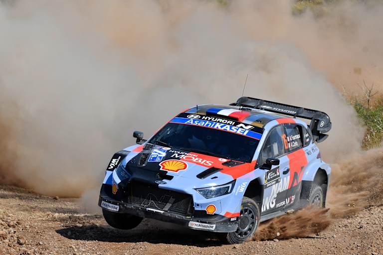 Hyundai-Pilot Adrien Fourmaux liegt auf Platz vier
