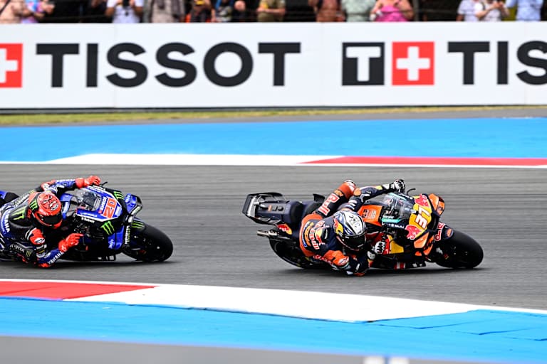 Pedro Acosta kämpfte im Sprint zweimal gegen Yamaha-Mann Quartararo