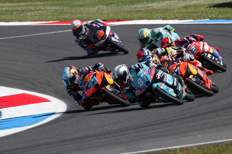 Rookie Marco Morelli (Nummer 97) schaffte es aufs Moto3-Podium