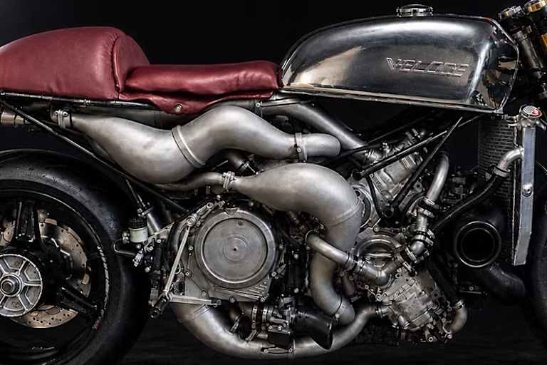 Fast unmöglich: Unterbringung von acht Resonanzauspuffen im Motorrad