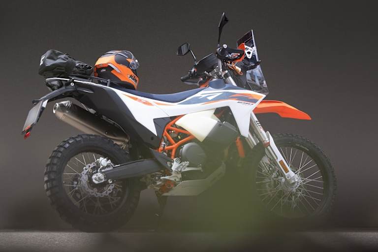 KTM 690 Rally: Leichte, leistungsstarke Fahrmaschine für Alltag und Gelände