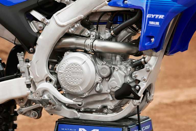 Aluchassis, Motoreinlass vorn: Die neue YZ250F ist unverkennbar eine Yamaha