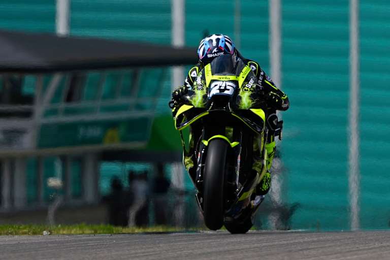 Kam spät, aber gewaltig: P1 im FP1 für Trackhouse-Pilot Raul Fernandez