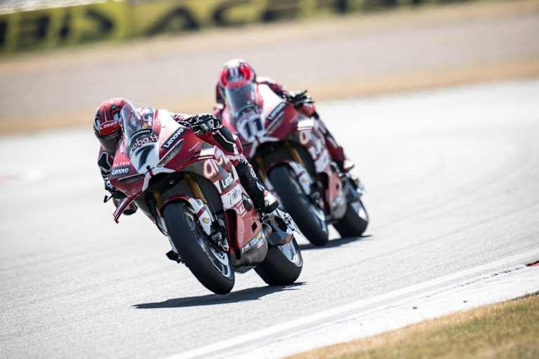 Iker Lecuona konnte in Donington das erste Mal Nicolo Bulega besiegen