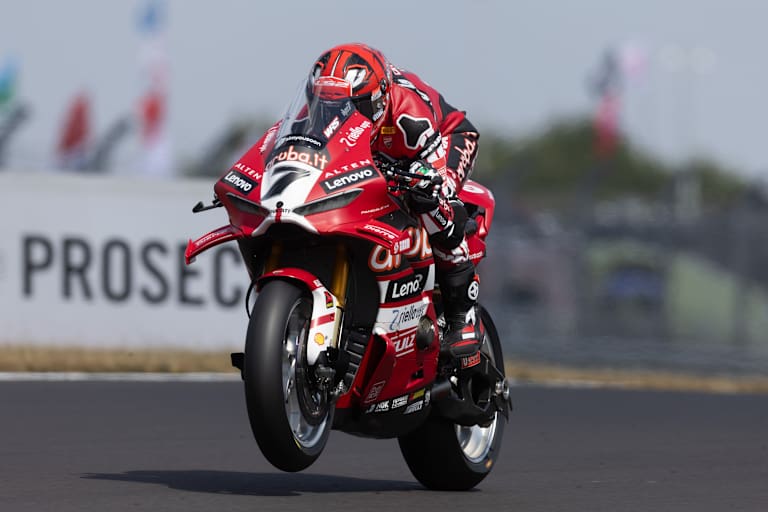 Iker Lecuona holte in Donington seine ersten Sieg