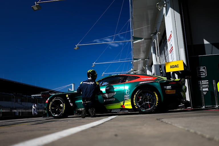 Jamie Day auf der Pole-Position im ADAC GT Masters
