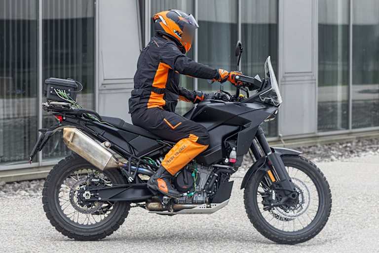 Die kommende 790 Adventure setzt auf Rahmen und Motor des aktuellen Modells