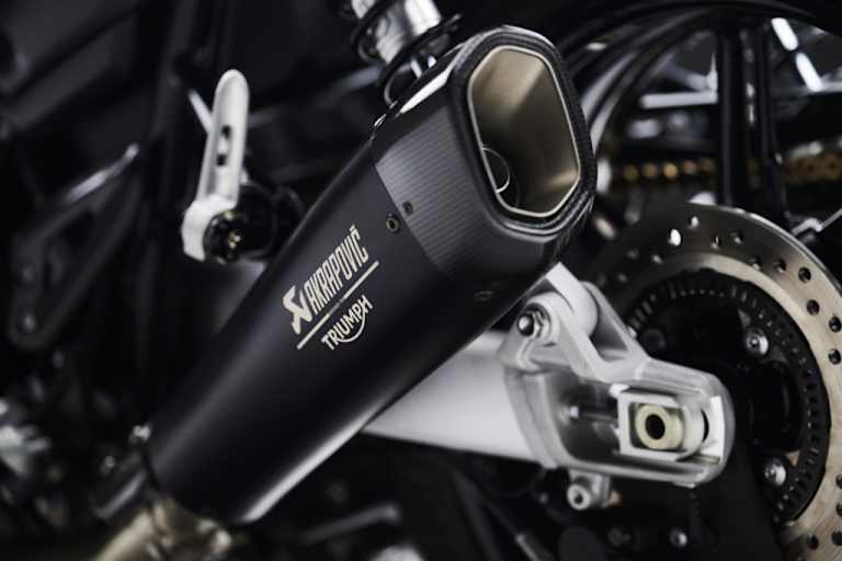 Titan-Endtöpfe von Akrapovic sorgen für den richtigen Ton