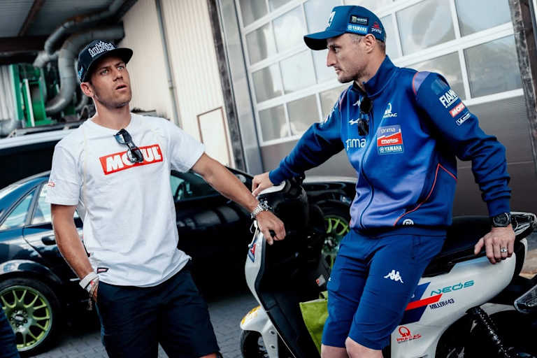 Marcel Schrötter (li.) im Gespräch mit Jack Miller