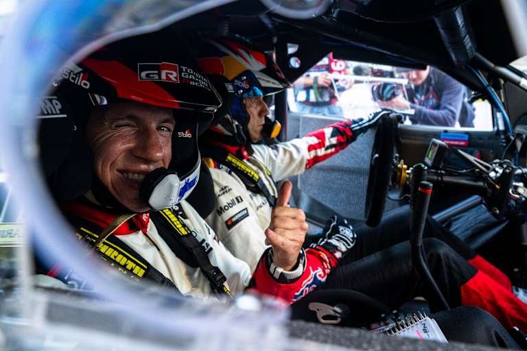 Weltmeister Sebastien Ogier mit Ersatznavigator Julien Ingrassia