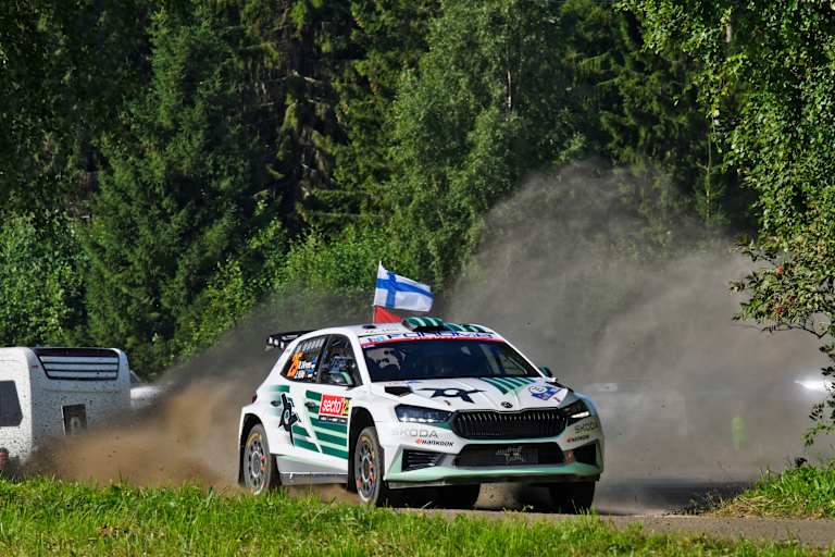 Robert Virves (Skoda) führt die WRC2-Wertung an