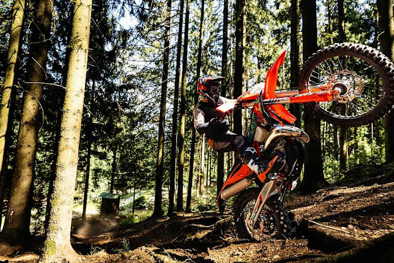 KTM 300 EXC 6Days: Echte Waldmaschine für Kenner