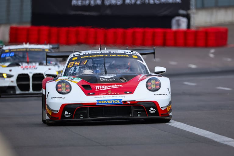 Alexander Tauscher steuert am Nürburgring den razoon Porsche