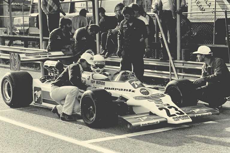 Thank you very March: Stanley Dickens im Horag-F2