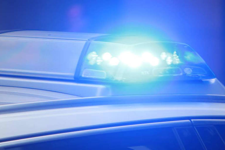 Feuerwehr und Polizei bei Großbrand im Einsatz