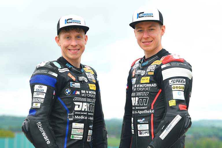 Leon und Kevin Orgis konkurrieren auf der Strecke
