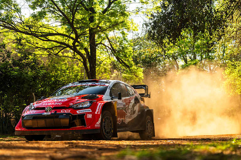 Weltmeister Sebastien Ogier mit Schwierigkeiten